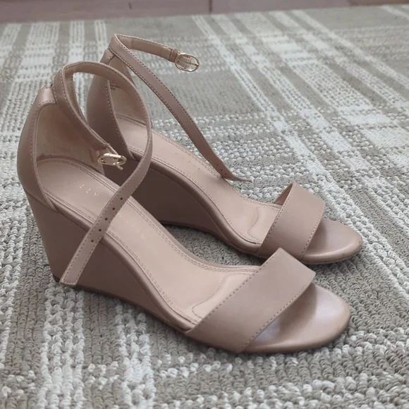 Nude wedges size six - Picture 1 of 4